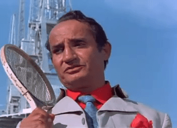 Heera arrives in Bombay with loot