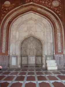The mihrab at the Taj Mahal mosque, with the mimbar next to it.