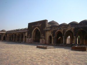 A view of the sehan at Begumpuri Masjid.