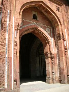 The iwaan - the main arch - at Qila-e-Kohna.