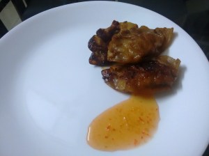 Chicken mandu dumplings with a sweet chilli dipping sauce.