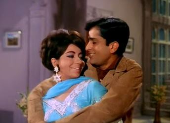 Chale thhe saath milke chalenge saath milkar, from Haseena Maan Jaayegi