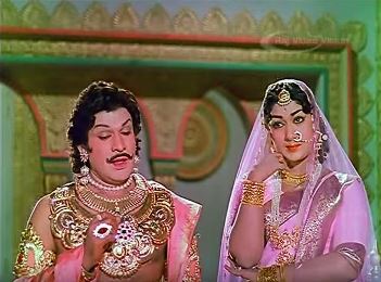 Duryodhan and Bhanumati take it upon themselves to get Karnan married