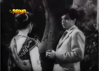 Kamla saves the Thakur - and gets little gratitude