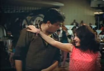 Aaja aaja main hoon pyaar tera, from Teesri Manzil