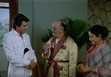 A scene from Chupke-Chupke