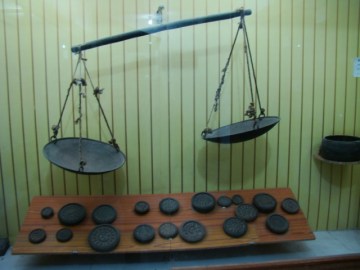 Scales and measures from 1886. Note the weights, which include 1 seer. 