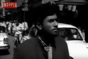 Ram wanders Bombay in search of a job