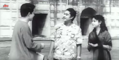 Nikki and Anand meet Ashok at the Red Fort