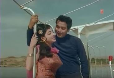 Yeh parbaton ke daayre yeh shaam ka dhuaan, from Vaasna