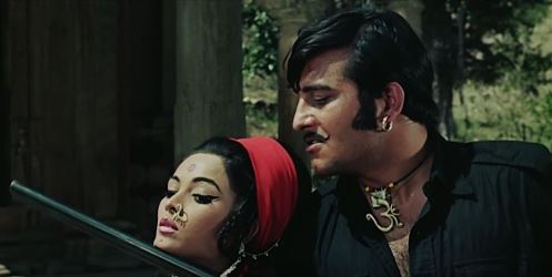 Vinod Khanna and Laxmi Chhaya in Mera Gaon Mera Desh
